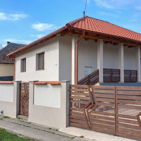 Bihari Vendégház Kisnamény