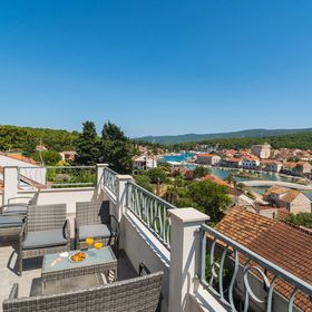 Apartman Vrboska - CDH596
