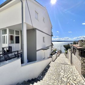 Apartments Mare Dramalj