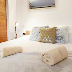 Borówka- u podnóża gór, nad jeziorem Czorszyńskim