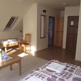 Szent Család Közösségi és Zarándokház Becsehely