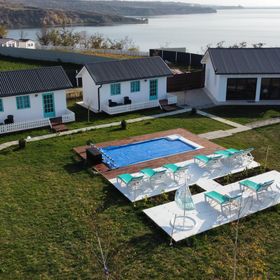 Breeze By The Lake Schitu Deleni