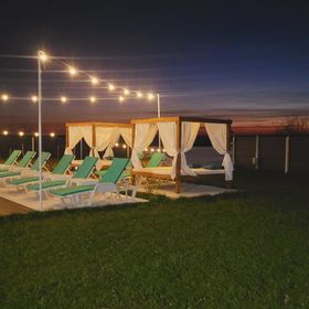 Breeze By The Lake Schitu Deleni