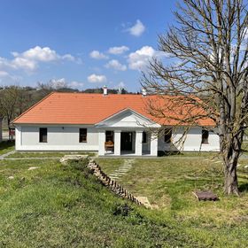 Mézalmácska Vendégház Miklósi