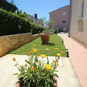Apartment Ernesta Porec