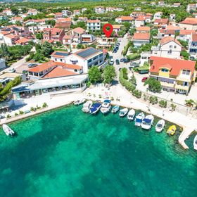 Vendégház Brodarica - CDJ881