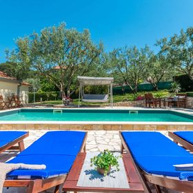 Apartman Sveti Filip i Jakov - CDI444