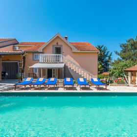 Apartman Sveti Filip i Jakov - CDI444