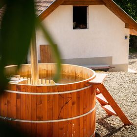 Nagydombi Vendégház Márianosztra