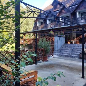 Arany Trófea Vendégház Bak