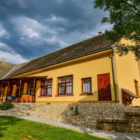 Kossuth Vendégház Tolna