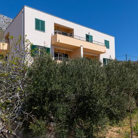 Apartmanok Parkolóhellyel Dugi Rat, Omis - 19516 Dugi Rat