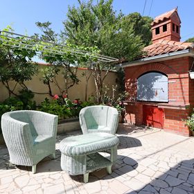 Apartmanok és Szobák A Tenger Mellett Banjol, Rab - 19692 Banjol