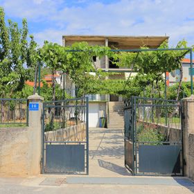 Apartmanok A Tenger Mellett Vinisce, Trogir - 19847 Vinišće