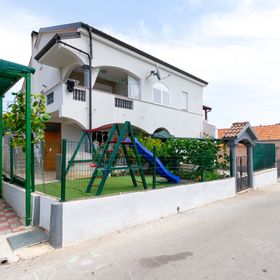 Apartmanok Parkolóhellyel Pakostane, Biograd - 19889 Pakoštane