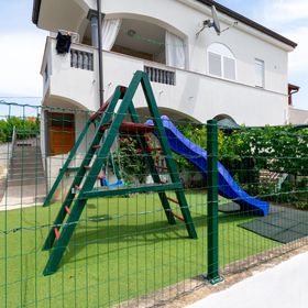 Apartmanok Parkolóhellyel Pakostane, Biograd - 19889 Pakoštane