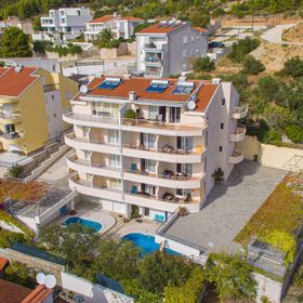 Apartmanok Családok Részére Medencével Brela, Makarska - 20066 Brela