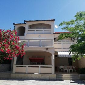 Apartmanok Parkolóhellyel Vir - 20205