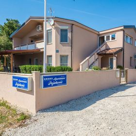 Apartmanok Parkolóhellyel Vir - 20337