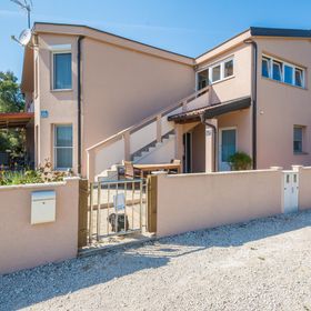 Apartmanok Parkolóhellyel Vir - 20337