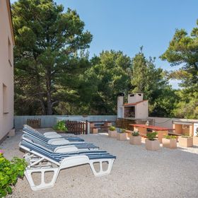 Apartmanok Parkolóhellyel Vir - 20337