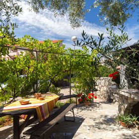 Apartmanok Parkolóhellyel Malinska, Krk - 20353 Malinska