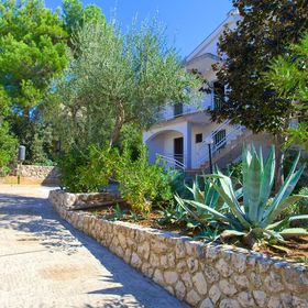 Apartmanok Parkolóhellyel Krk - 20369