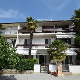 Apartmanok Családok Részére Medencével Malinska, Krk - 20370 Malinska