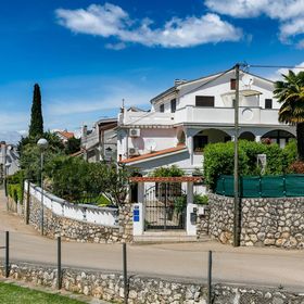 Apartmanok Parkolóhellyel Malinska, Krk - 20374 Malinska