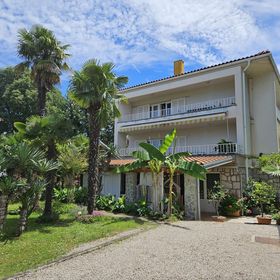 Apartmanok Családok Részére Medencével Malinska, Krk - 20377 Malinska