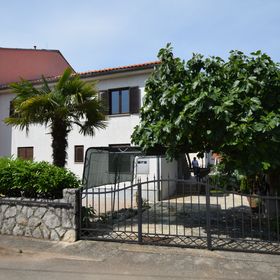 Apartmanok Parkolóhellyel Malinska, Krk - 20460 Malinska