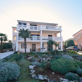 Apartmanok Parkolóhellyel Njivice, Krk - 20462 Njivice