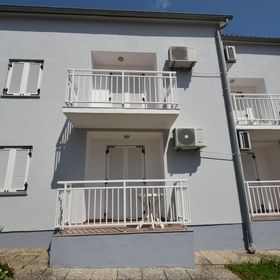 Apartmanok Parkolóhellyel Njivice, Krk - 20486 Njivice
