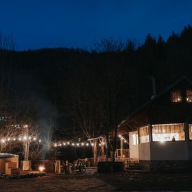 Biniște Tiny House by the River Dejani