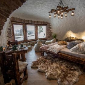 Domek Hobbita z jaskinią SPA Jaworzyny