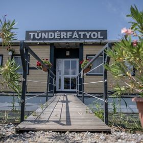 Tündérfátyol Hajó Abádszalók