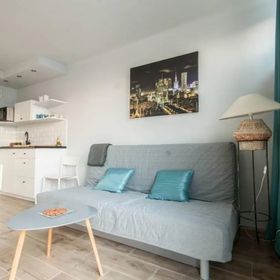 Jasny apartament na 14. piętrze z balkonem i widokiem Warszawa