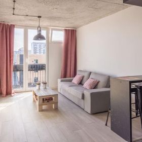 Industrialny apartament centralny na 9. piętrze z balkonem Warszawa