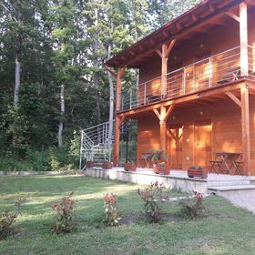 Tölgyfa Büfé és Vendégház Kesztölc Klastrompuszta 