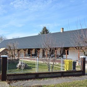 Glóriaszabadi Apartmanház Balatonszabadi