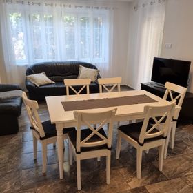 La Gora Nyaralóház Balatonboglár