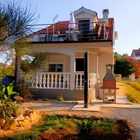 Apartment Ariela Vir