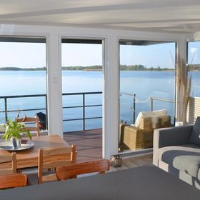 BW Floating House Abádszalók