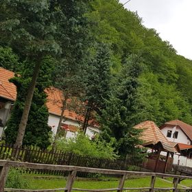 Hutagyöngye Vendégház Háromhuta