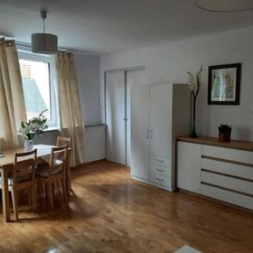 APART- salon z aneksem kuchenym, 2 sypialnie, łazienka