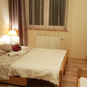 Aven'a pokoje gościnne z basenem