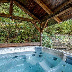 Tiltott Rengeteg Üdülőház Balatonfűzfő