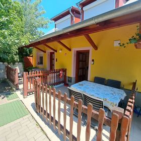 Pink Tulip Apartment House Siófok