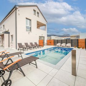 Apartman Kaštel Novi - CSC338