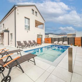 Apartman Kaštel Novi - CSC338